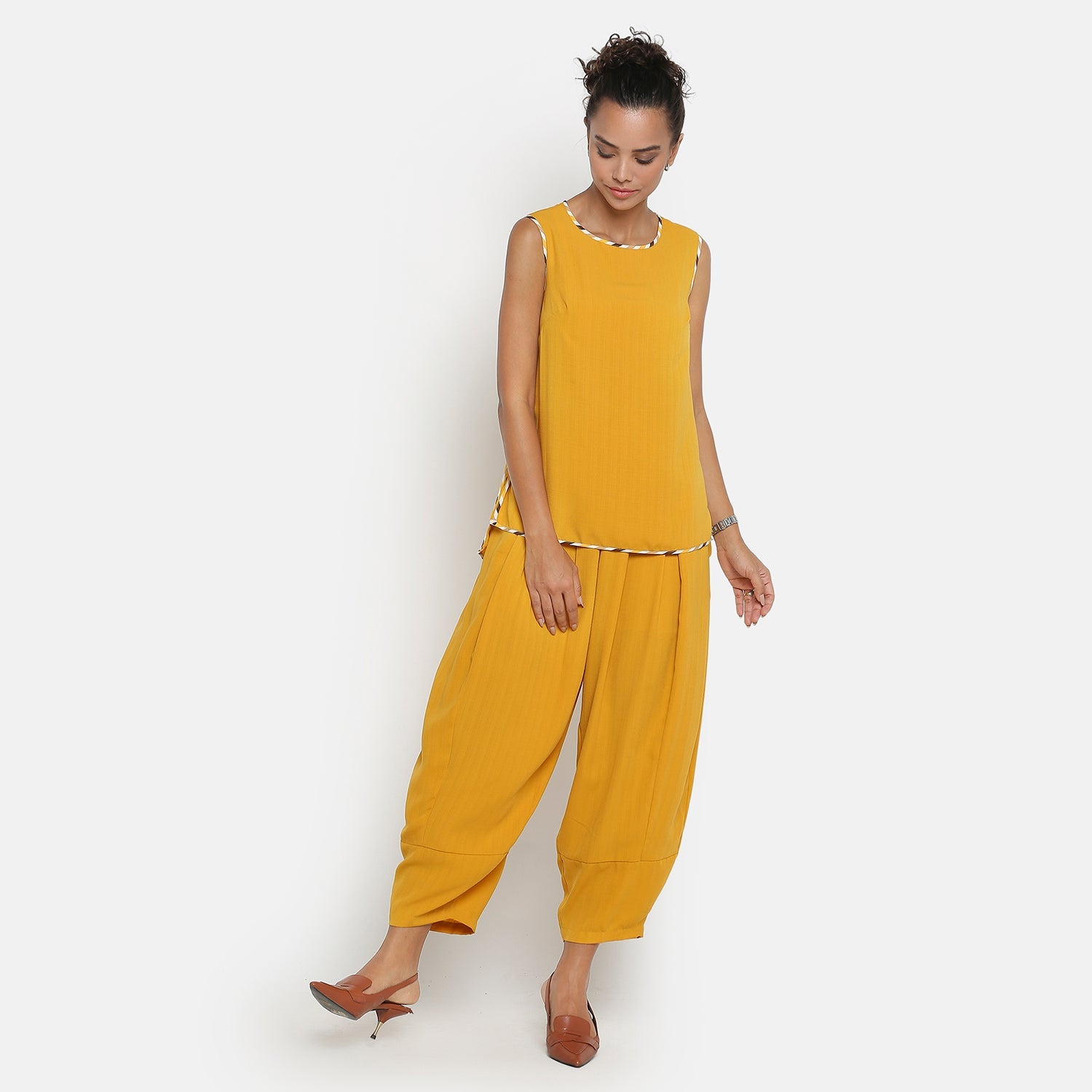 Yellow Sleeveless Top With Contrast Piping