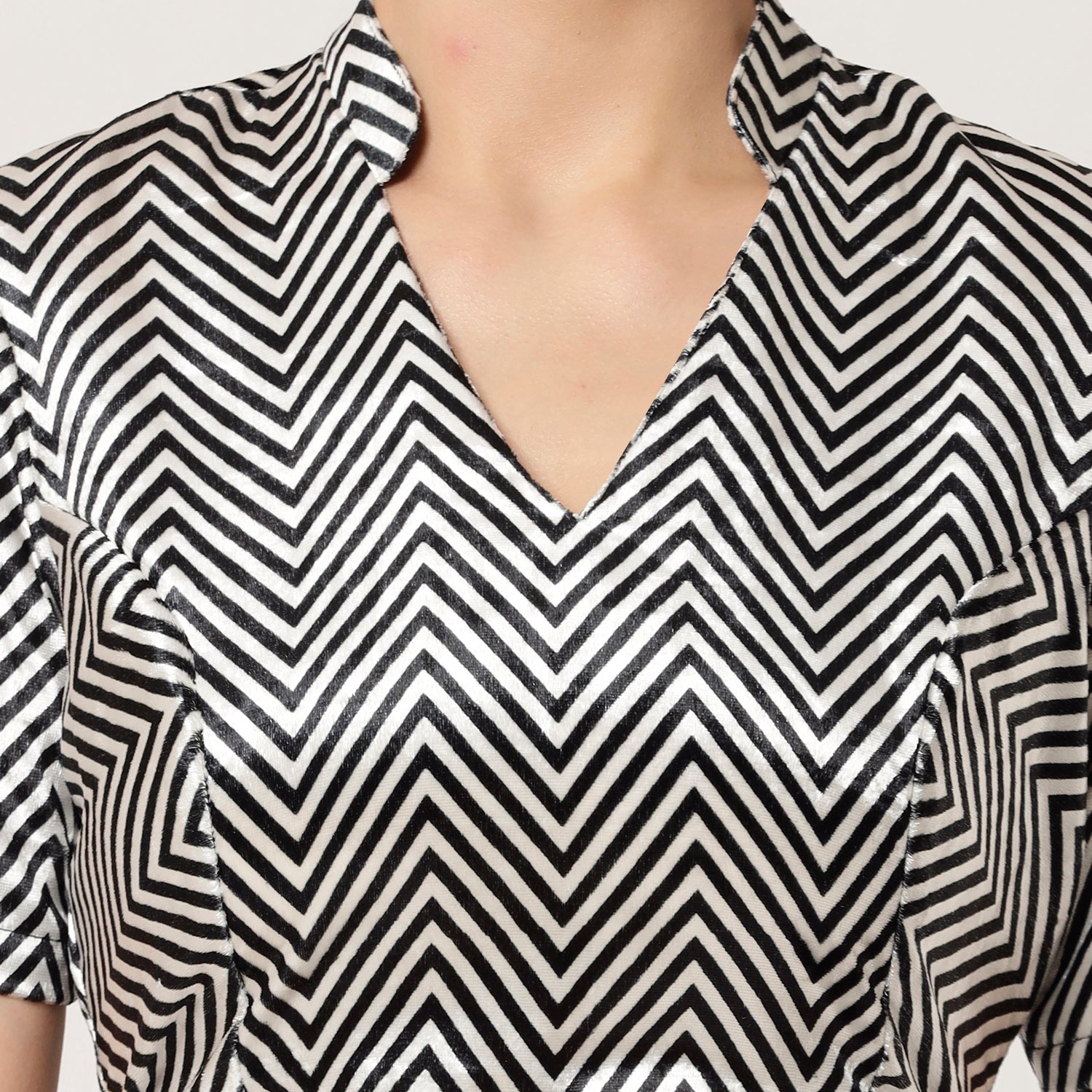 Black & White Zig-Zag Blouse,Complete your workwear saree look with our elegant blouses. Designed for comfort, style, and professionalism.