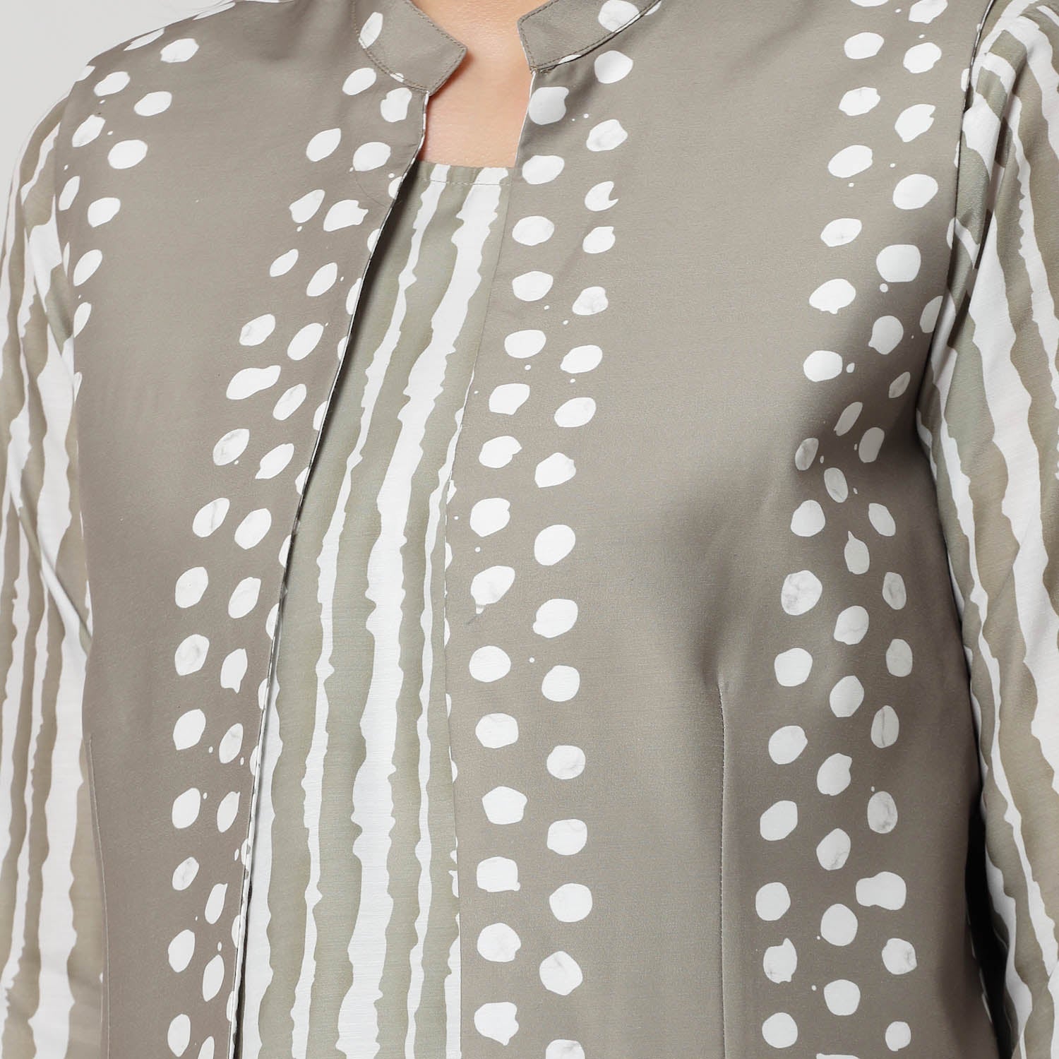Reversible Olive Polka Jacket, Smart Jackets for Professionals, stylish casual jackets in india, formal jacket, womens black formal jacket	
	
	
	