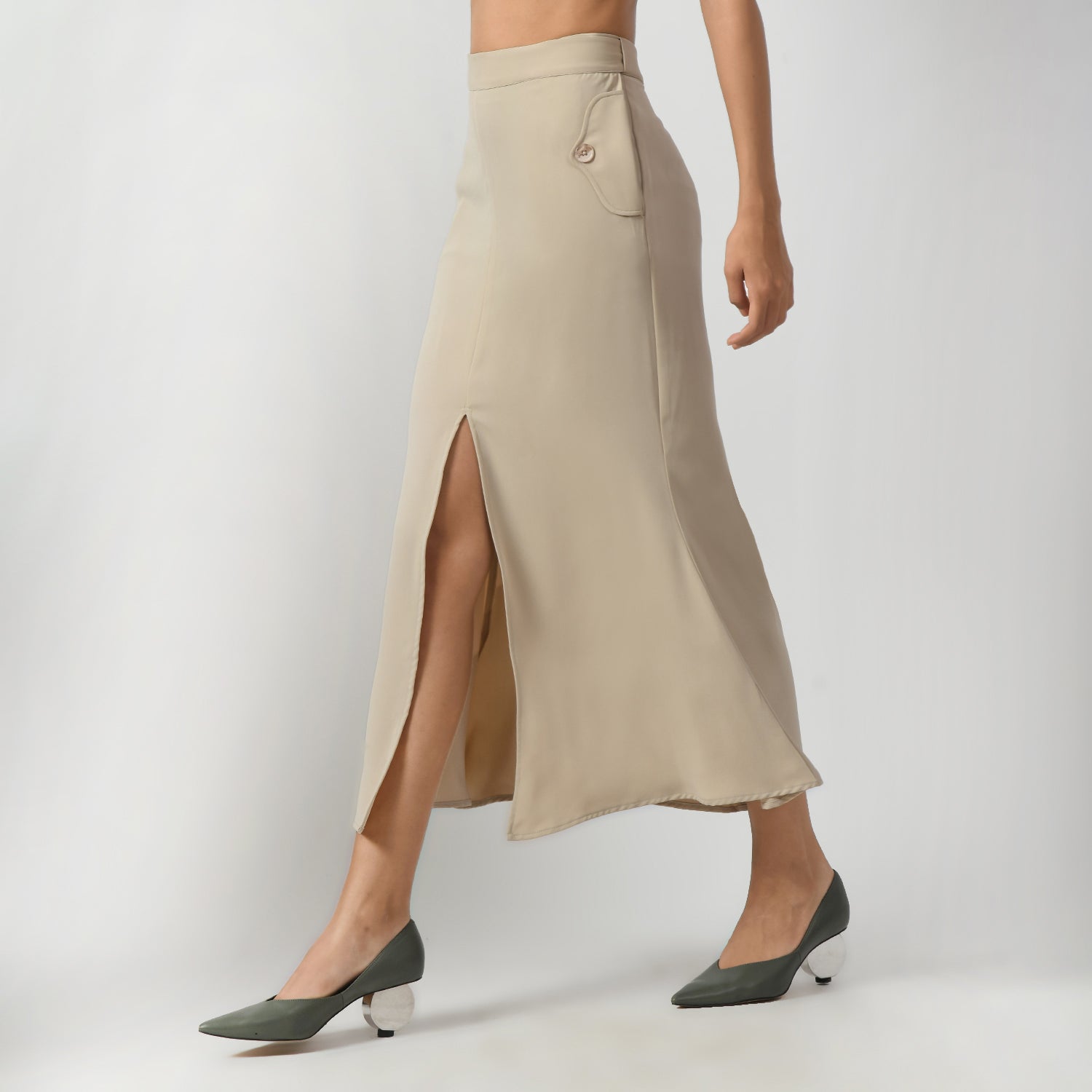 Light Beige Fish Cut Skirt With Front Slit