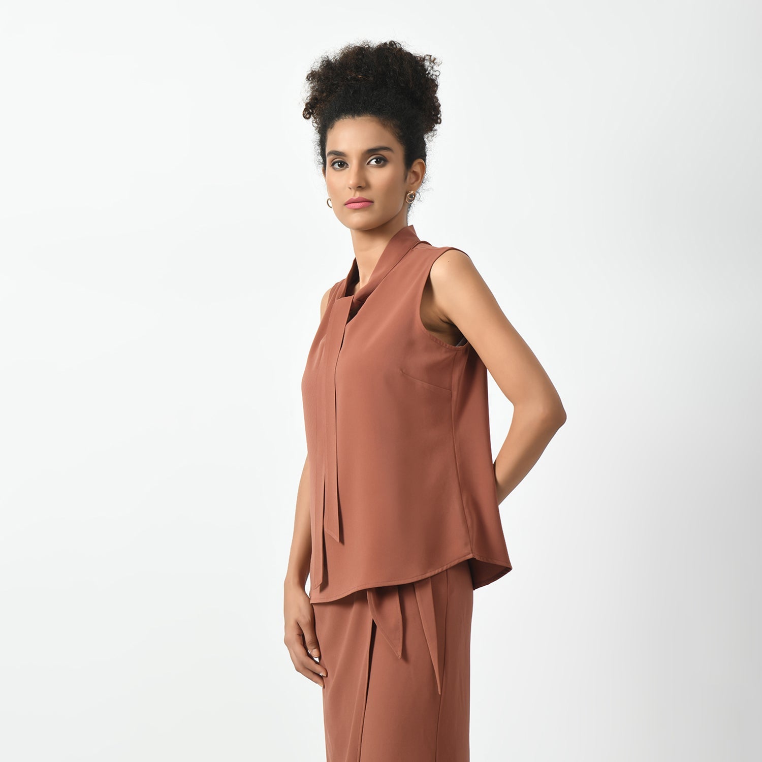 Peach Sleeveless Top With Knot